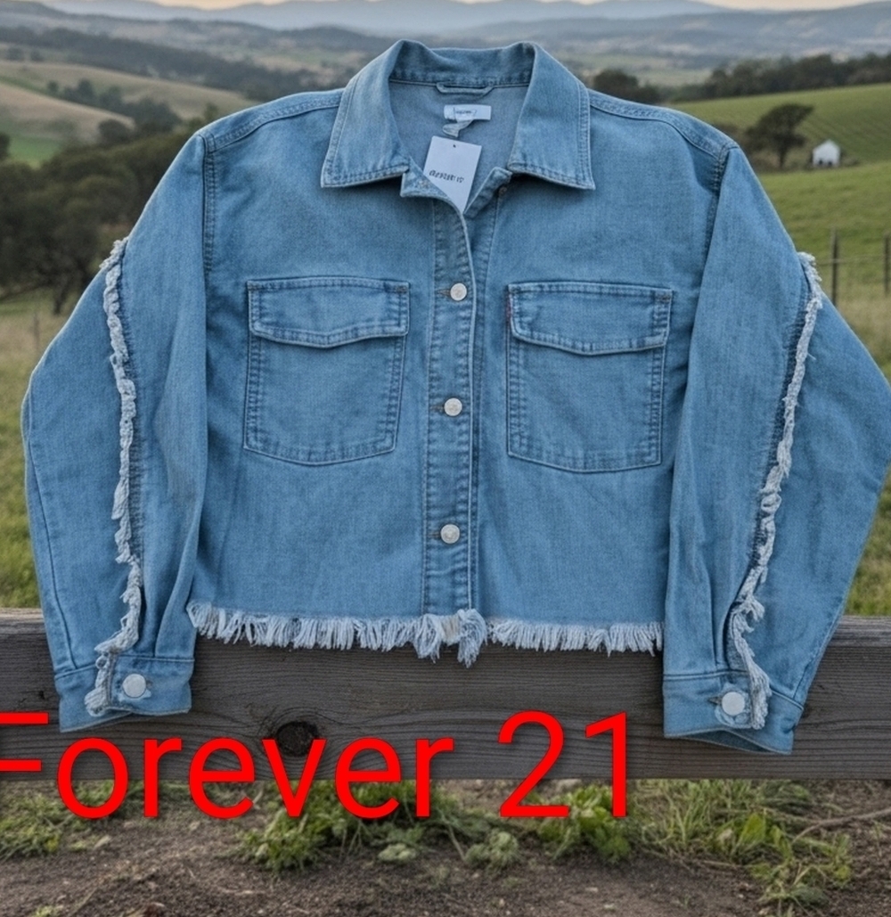 Forever 21 Stylish, Y2K Denim Frayed Hem Jacket Size Medium